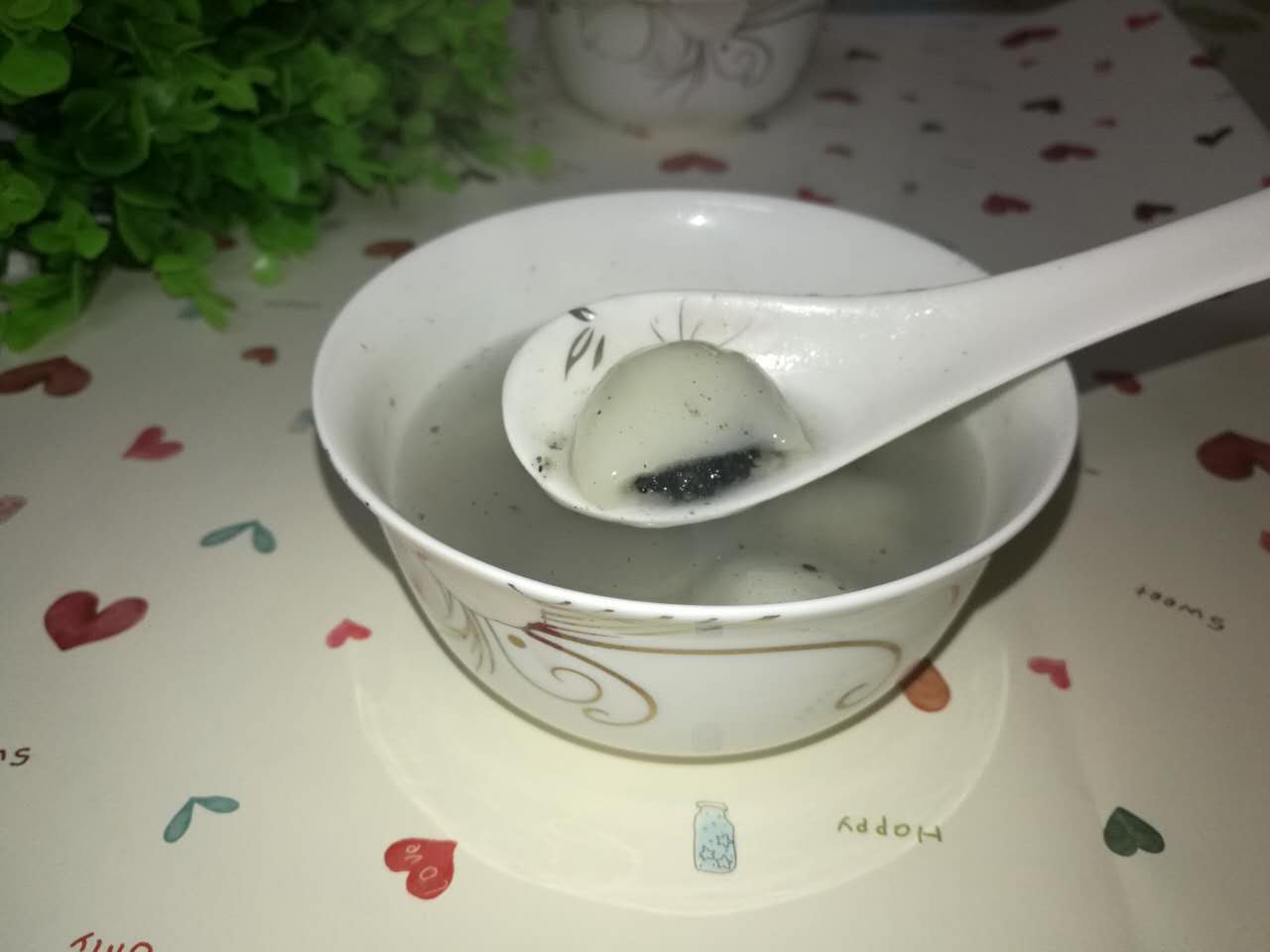 下面来分享一下做汤圆的方法,学做汤圆的制作方法