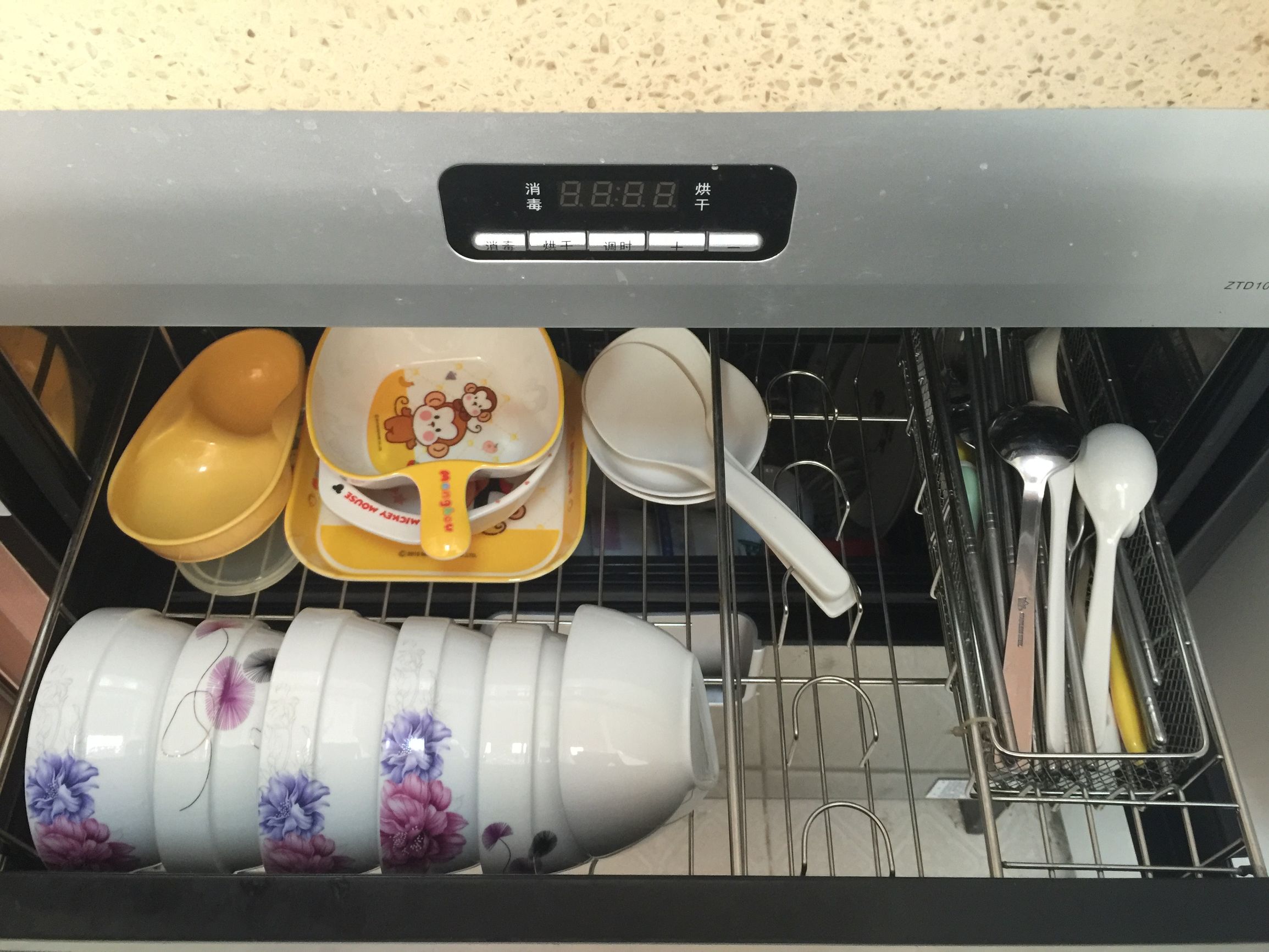 我姐花了1万多装修出来的厨房，你们觉得怎样？