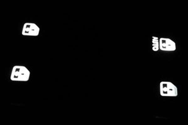 别克凯越加装车窗亮片,2015款别克凯越加装倒车雷达