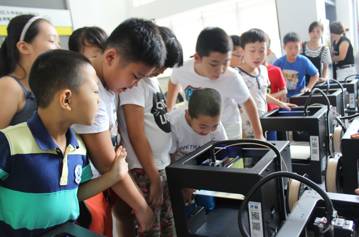 思迪佳steam教育加盟3D打印引入教育领域