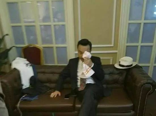 眼科大夫汪涵,汪涵眼睛到底有没有镜片