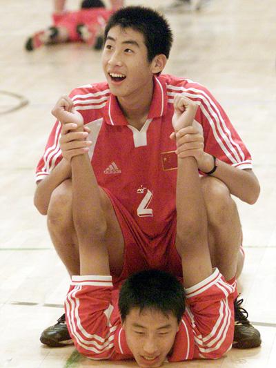 又要胡来？克莱伯走人郎征打中锋？此人曾暴铲队友