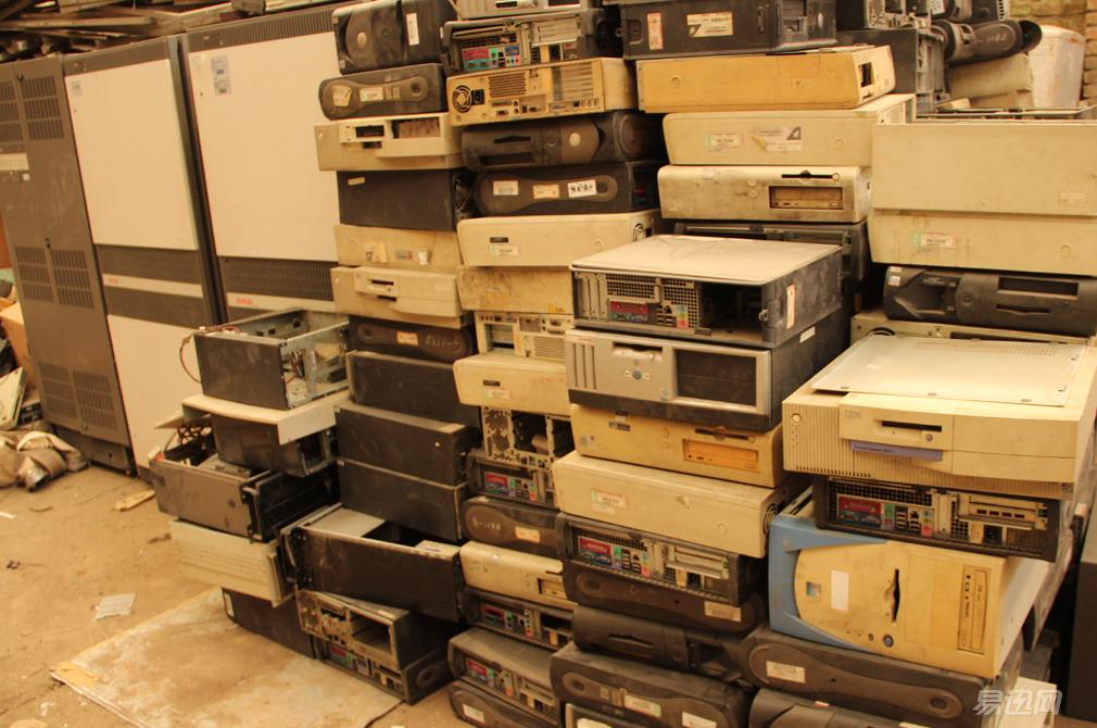 电脑卡顿是显卡问题还是内存问题,电脑卡顿加内存还是固态硬盘