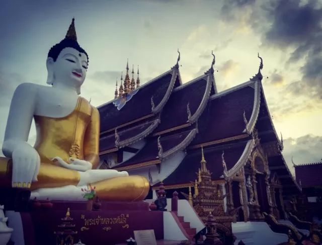 君行体验官专栏丨他在佛之国度,邂逅了一场浪漫