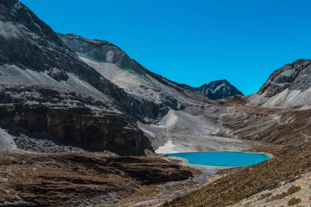 稻城亚丁攻略自由行大概多少钱,稻城亚丁怎么游玩