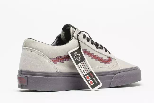 球鞋信息一览|夜光底750Boost、全黑NMD相隔一天发售,要剁脚了