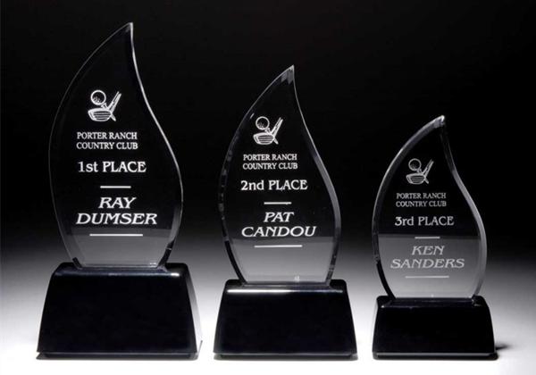 它神奇到可以让光线拐弯，毛主席像章都曾用它制作