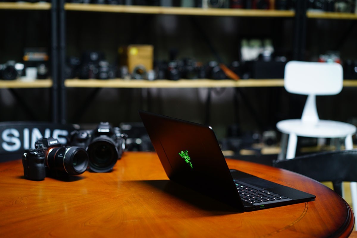 雷蛇灵刃潜行版2017版换电池,雷蛇灵刃13潜行版换固态硬盘