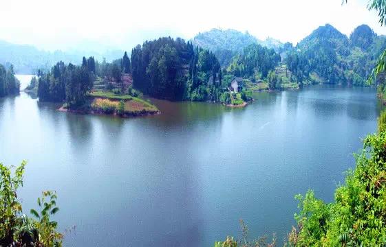 四川哪里有冷门又好玩的地方,四川最漂亮十大湖