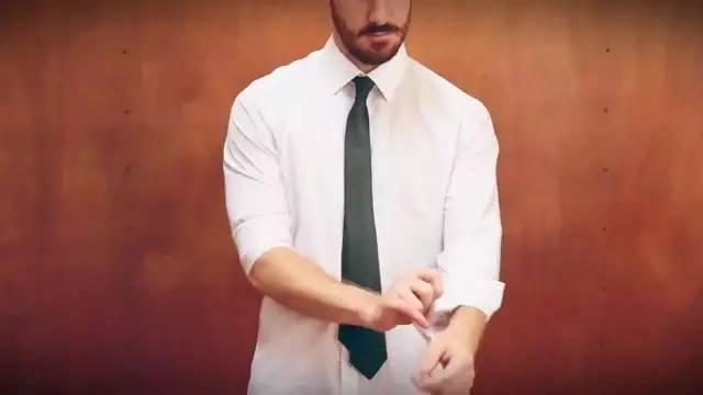 男人必须知道的几个穿衣小技巧,男人穿衣错误示范