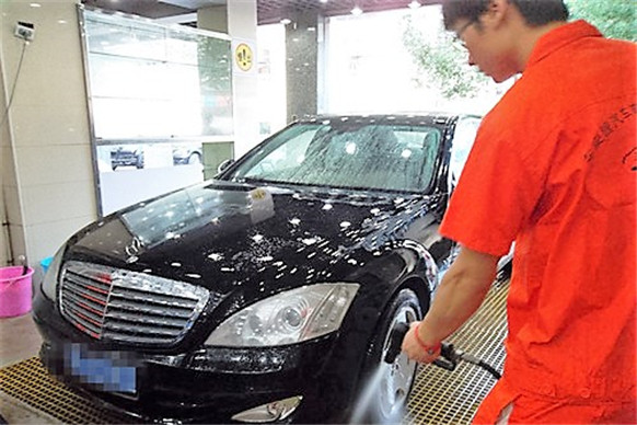 让我来告诉你洗车的正确方法,洗车的正确方法不伤车漆