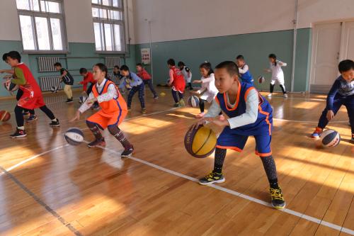 政府买单孩子喜欢哈市小学生家长：给三点半课后服务点赞