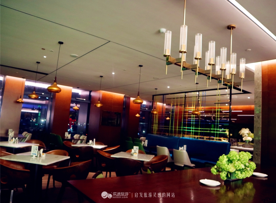 做一家有品质有温度的酒店,轻奢酒店大堂办公