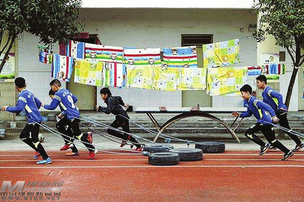 安州区迎新小学足球,新乡市奔跑吧少年足球赛