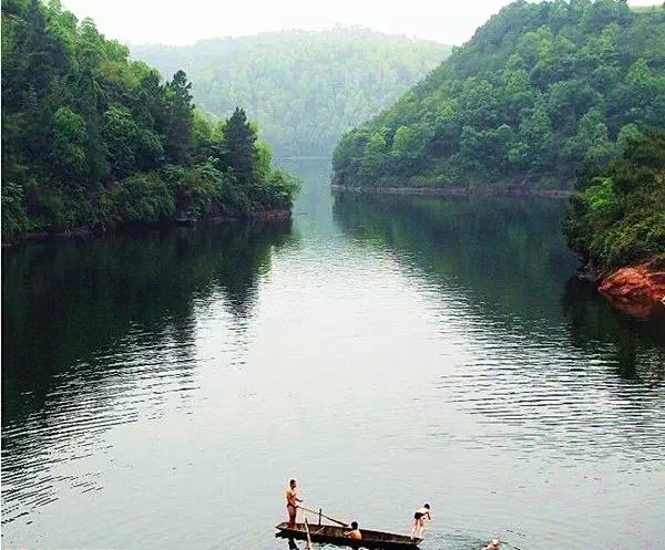 四川哪里有冷门又好玩的地方,四川最漂亮十大湖
