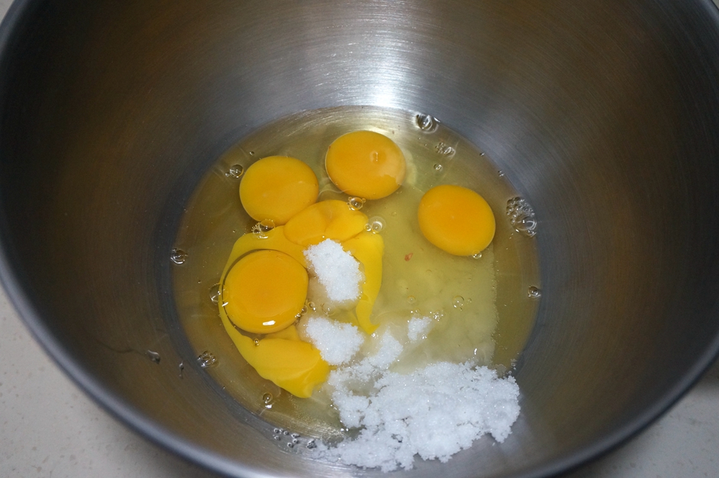 自己在家做蛋糕怎么都不成功,自己在家做蛋糕卖最简单的方法