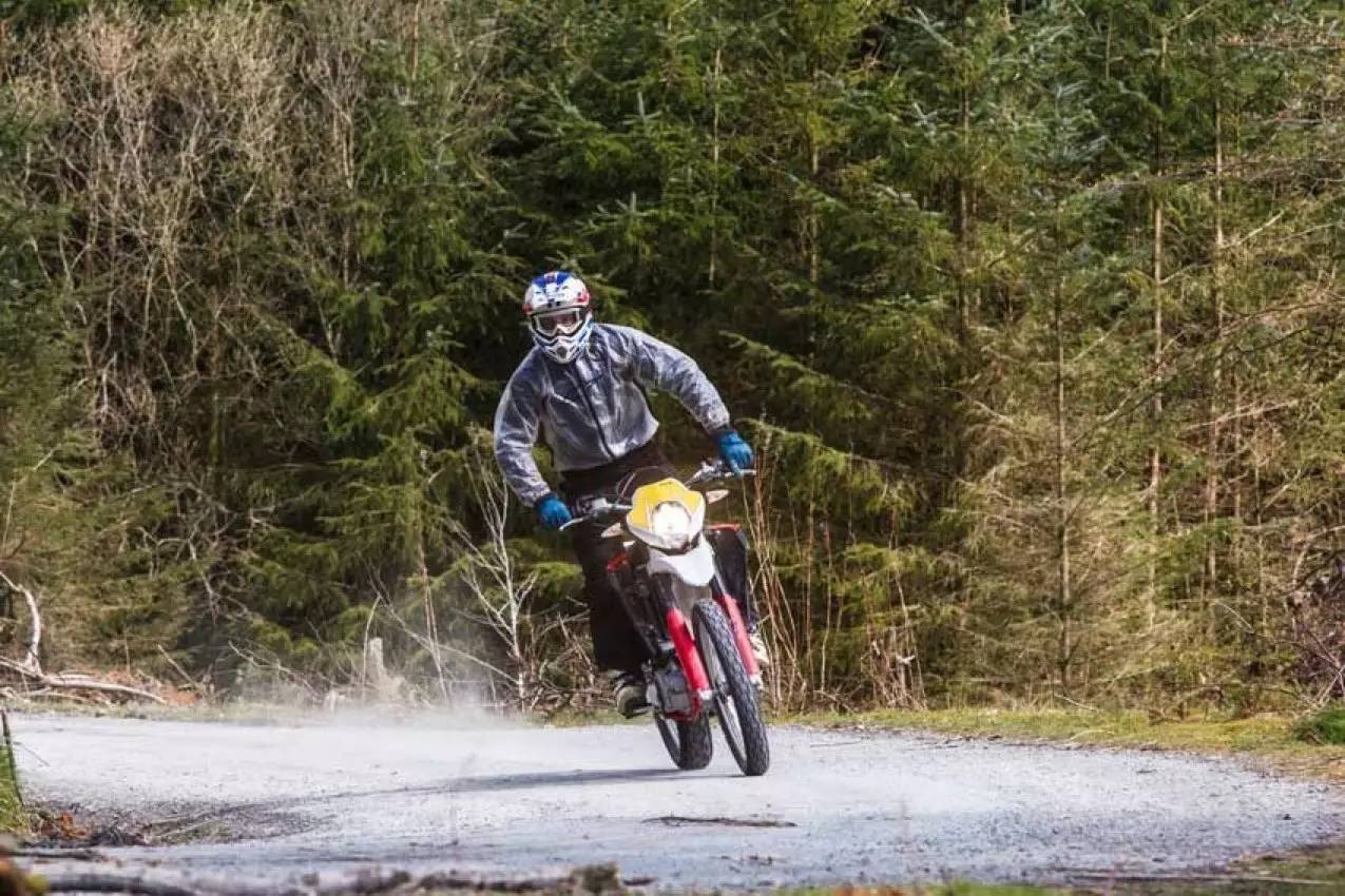 适合环球旅游的车型是哪些,适合环球旅行的帆船