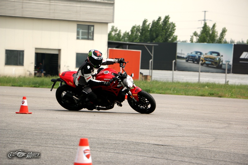 摩托赛事杜卡迪,杜卡迪摩托车锦标赛视频