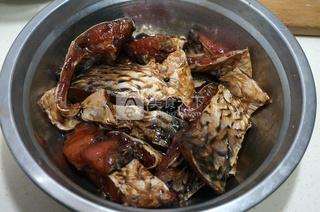 家常炖鲤鱼,家常炖鲤鱼用什么火