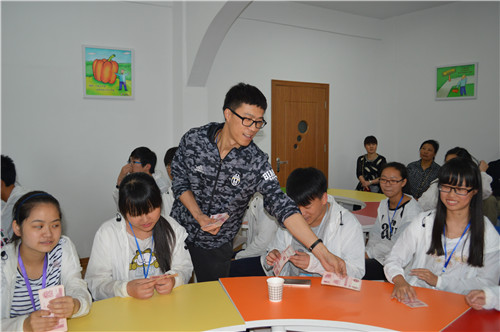 无锡江南中专:我校举行“阳光小屋”心理健康中心启动仪式