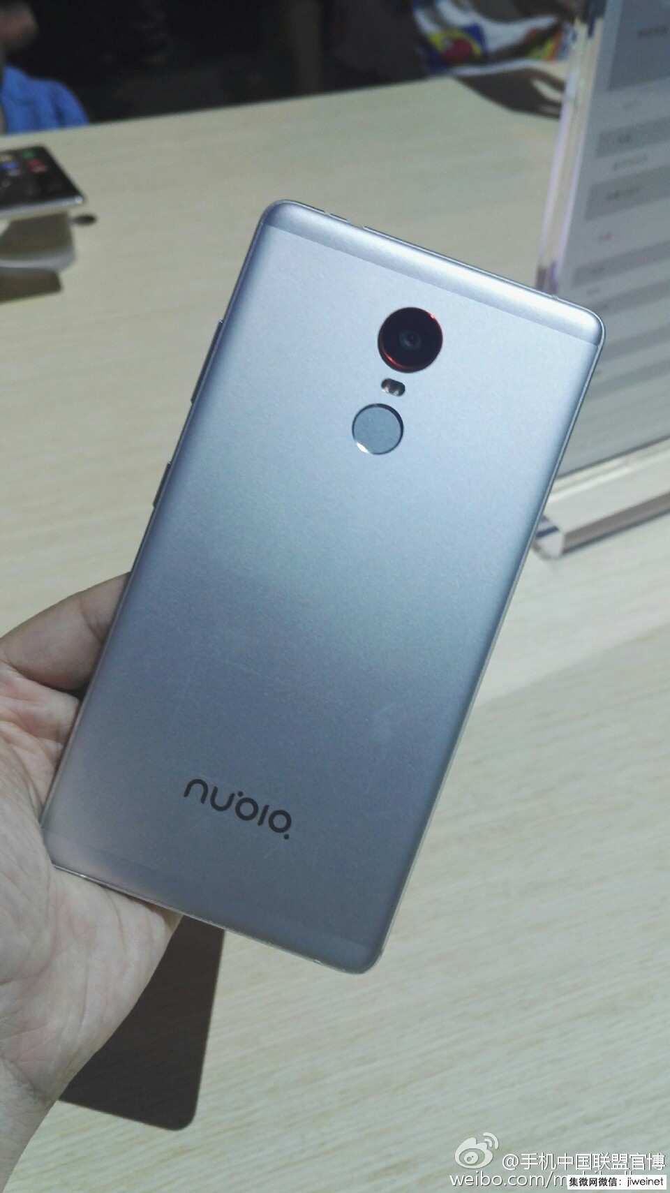 c罗代言香槟酒,努比亚z11maxc罗典藏