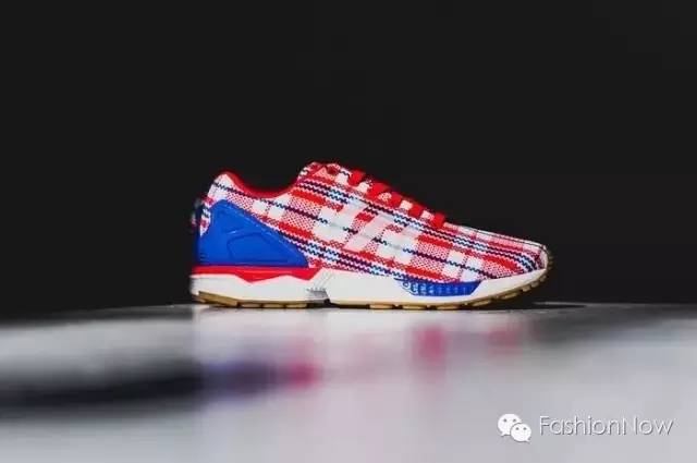 他的女朋友很多，但挚爱一直没变过