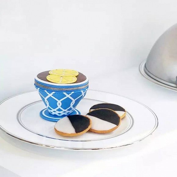 时尚必备单品女士红色钱包推荐,新款钱包型手提包时髦又洋气