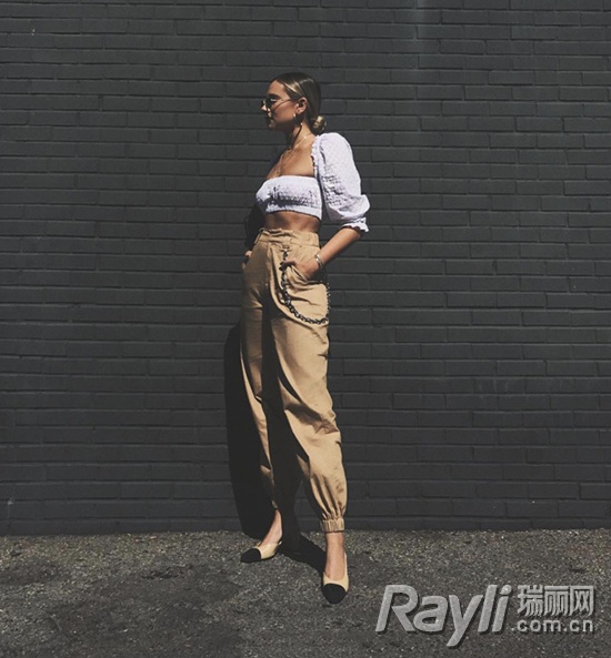 孙怡穿毛边裤子,孙怡穿黑色裤子