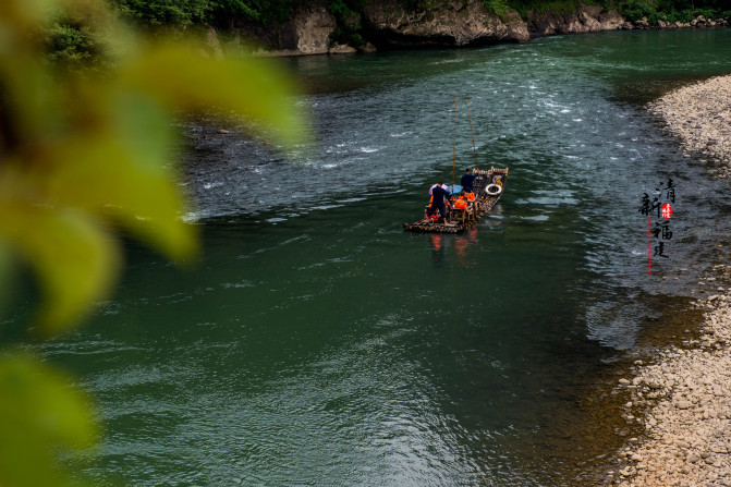 杞诲鏃呰,杞诲鍑鸿