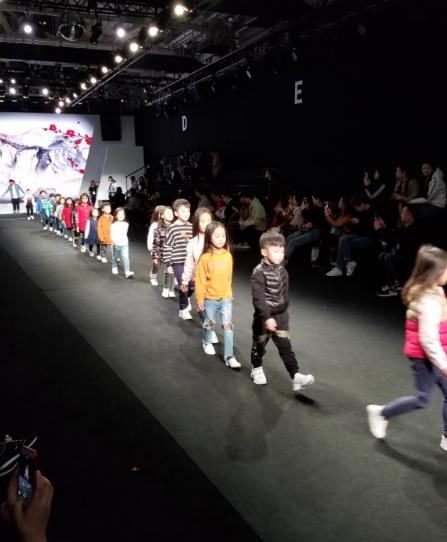 上海国际时装周优秀童模,上海时装周童模招募评委