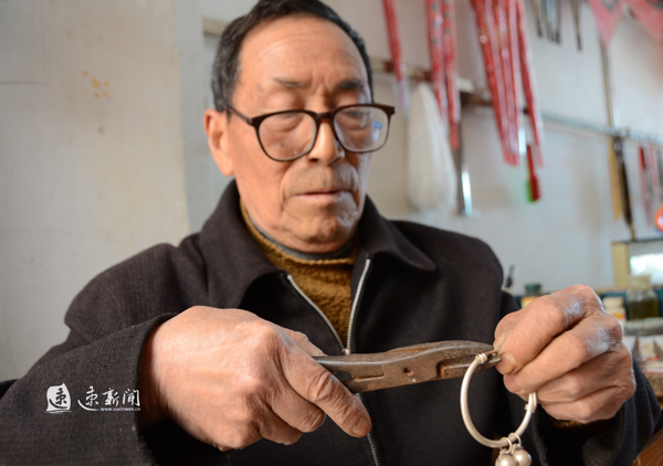 “寻访宿迁的凡人巧匠”系列报道之一：三代人80年守候的乡村“老字号”