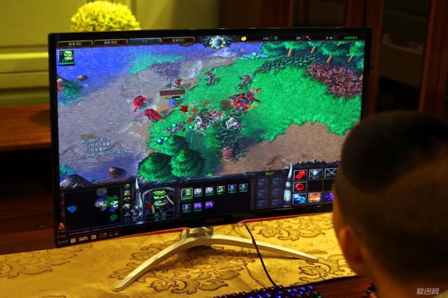 用aoc显示器玩英雄联盟画面变窗口,用aoc一体机玩csgo卡吗