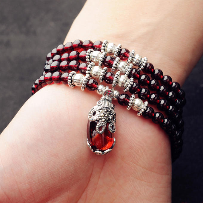 举手投足间的气质无人可及,举手投足呈现一个人的气质与涵养