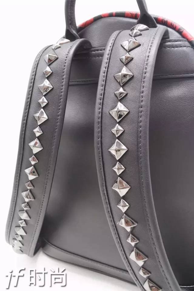 什么样的双肩包流行到人手一只，而且真的背不坏？