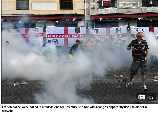 俄罗斯与英格兰打架视频,俄罗斯和英国足球斗殴事件