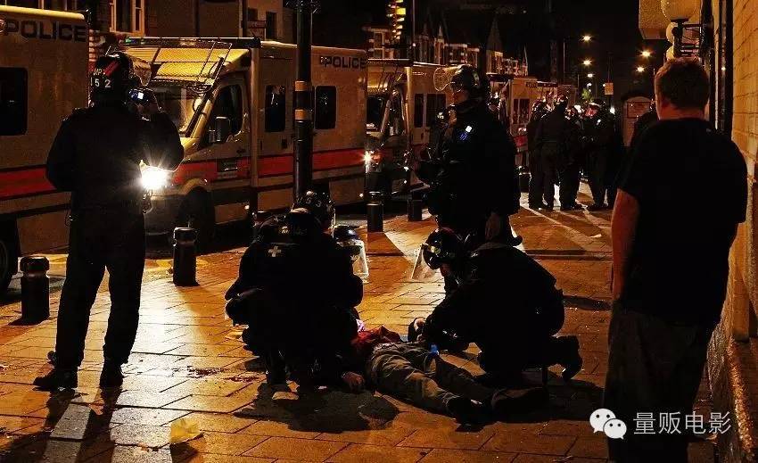 俄罗斯和英国的足球流氓斗殴,英国足球流氓被俄罗斯揍