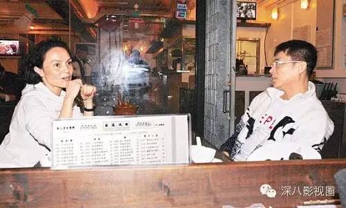 柏芝妈55岁勇闯娱乐圈！她手撕谢家的往事，就是一部老炮儿传奇