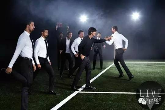 瓒崇悆鍜垖瑙嗛,瓒崇悆鍘熷湴鑸旂悆