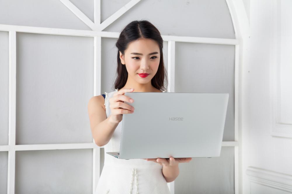 比苹果轻薄的手机,神舟爆款新品12代i73050