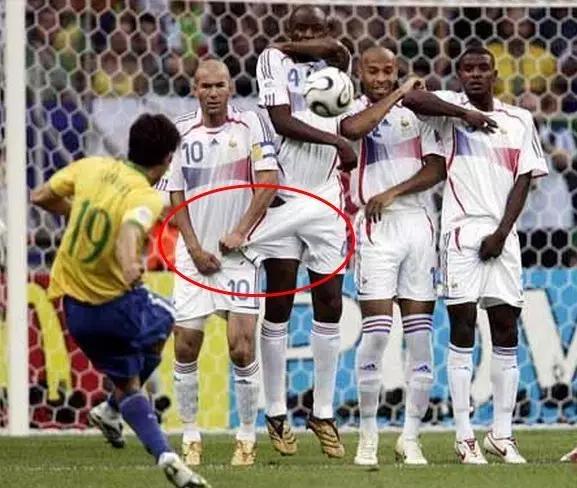 现在的前锋都弱爆了吗,现在的前锋还能玩吗