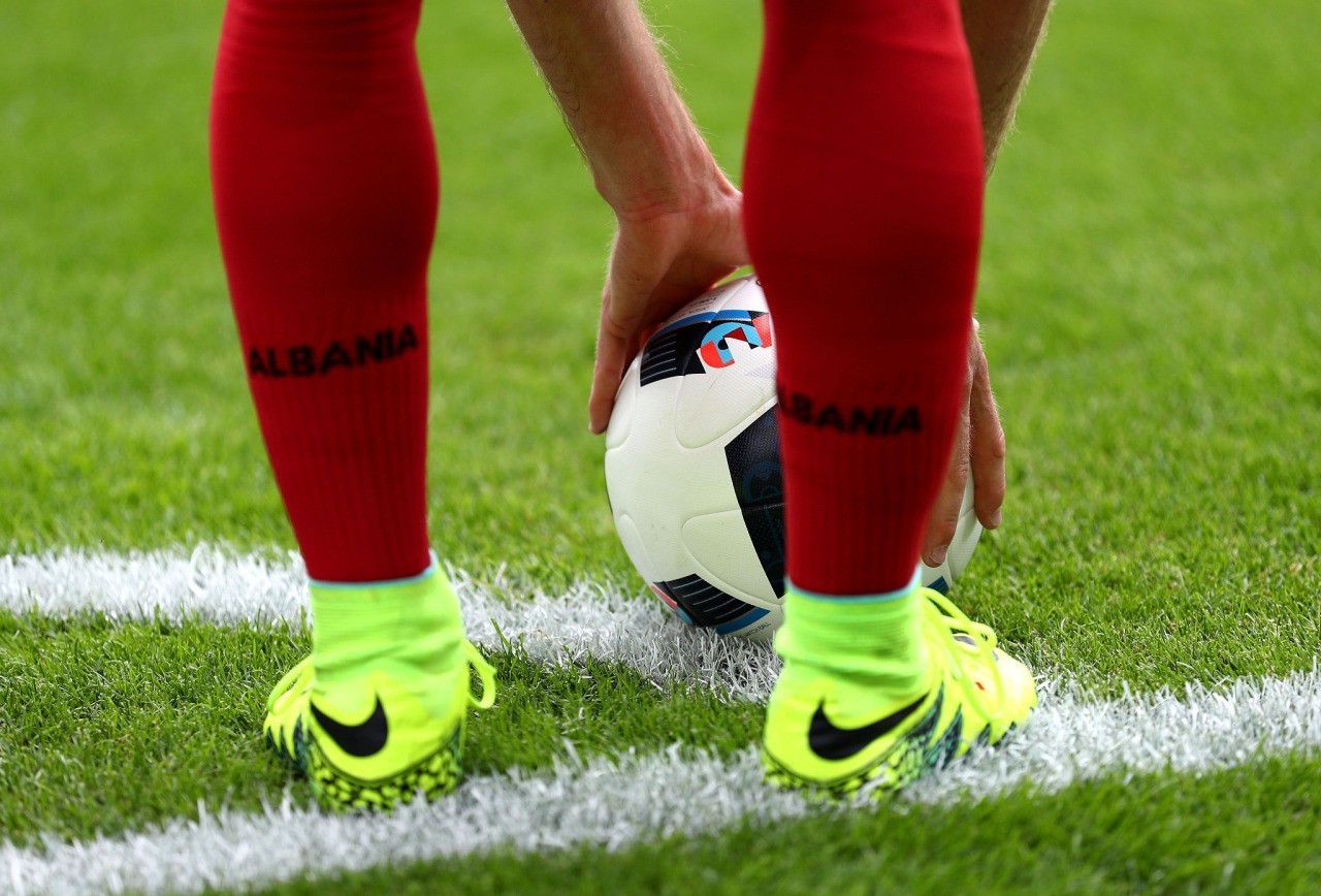 有棱条的足球鞋,综合性比较强的足球鞋推荐