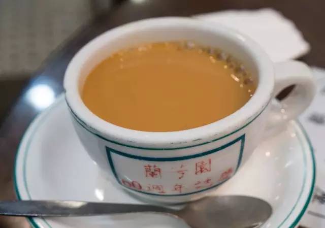 在香港茶餐厅点餐,在香港茶餐厅点什么最好吃