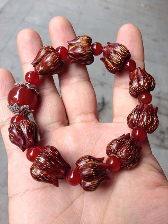 带血羊角手串好吗,戴血菩提子有什么好处