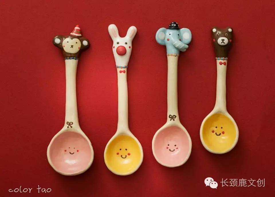 别拦我，我要吃了那些餐具