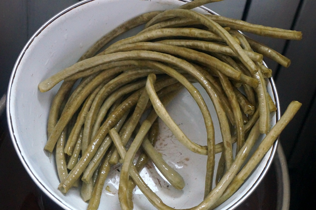 还在吃有防腐剂的酸豇角吗？跟我来学，保你5天吃上自制酸豇豆！