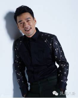 花10万订做西装,收入一半买雪茄!有一种霸道总裁叫做王耀庆