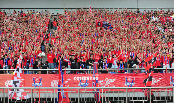 我只是来看场球，你打我干什么？