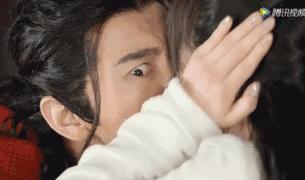 咬破嘴唇舌头,咬破嘴唇