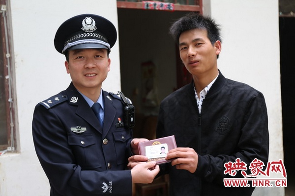 潢川民警刘花宁：小小户籍警心系千万家
