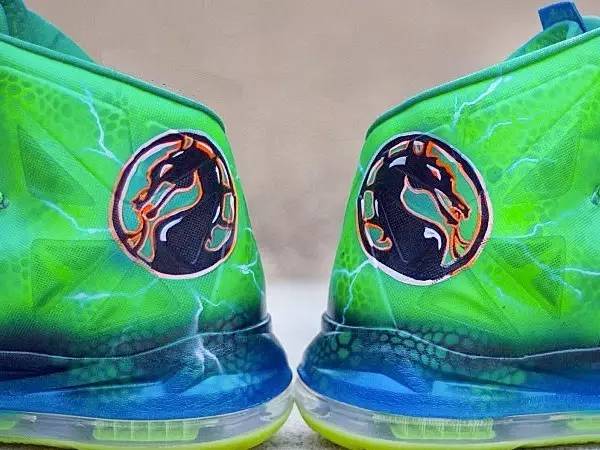 魔兽世界联名球鞋,霍华德魔兽篮球鞋